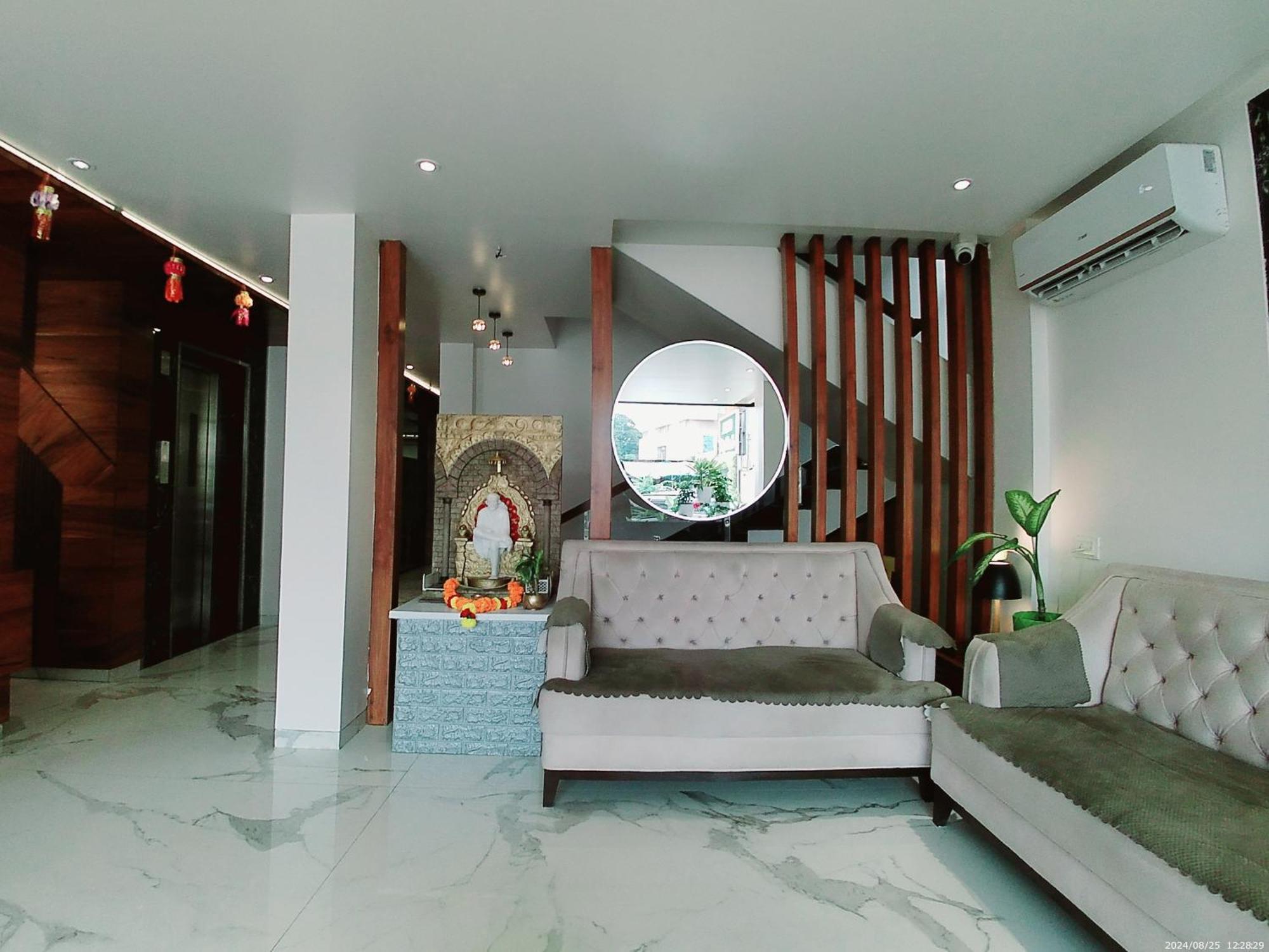 Hotel Sai Pratik, Newly Built Up, Complimentary Shuttle To The Temple Sirdi Kültér fotó